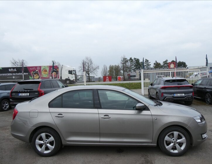 Škoda Rapid Sedan / Limuzína 1,2 l 77 kw