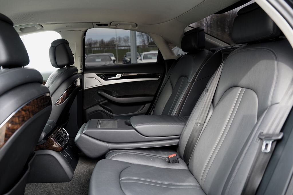 Audi A8 Sedan / Limuzína 3,0 l 213 kw