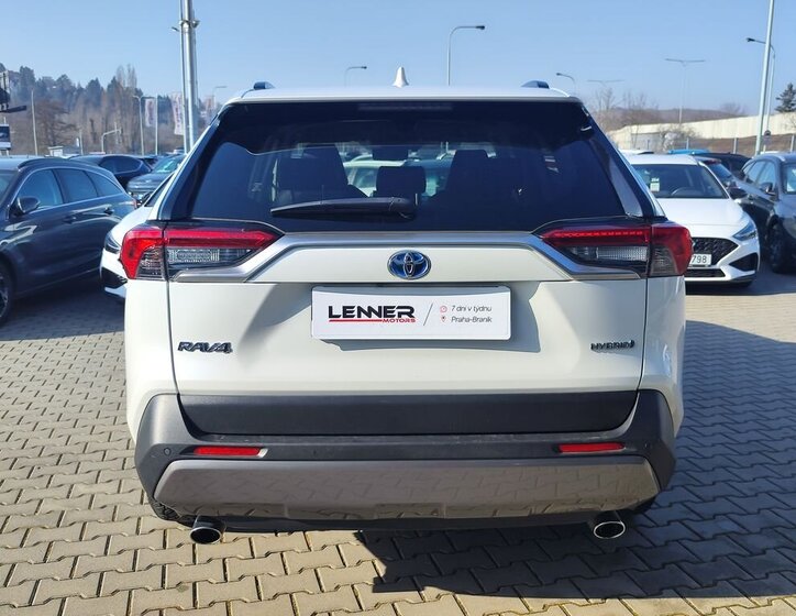 Toyota RAV4 SUV / Terénní 2,5 l 163 kw