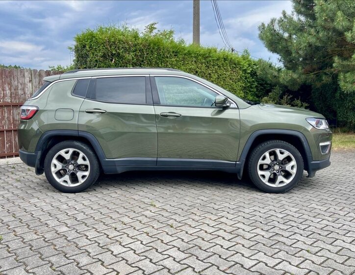 Jeep Compass SUV 1,4 l 103 kw