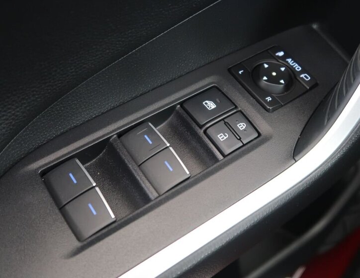 Toyota RAV4 SUV 2,0 l 129 kw