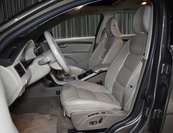 Volvo V70 8