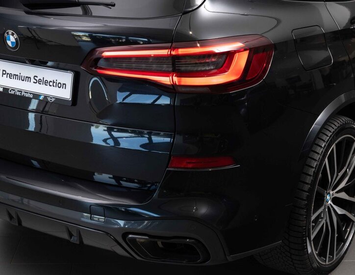 BMW X5 SUV / Terénní 4,4 l 390 kw