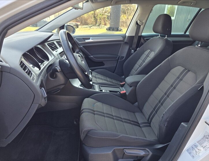 Volkswagen Golf Hatchback 1,2 l 63 kw