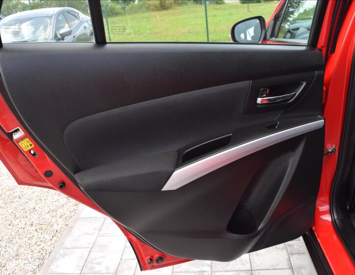 Suzuki SX4 S-Cross 24