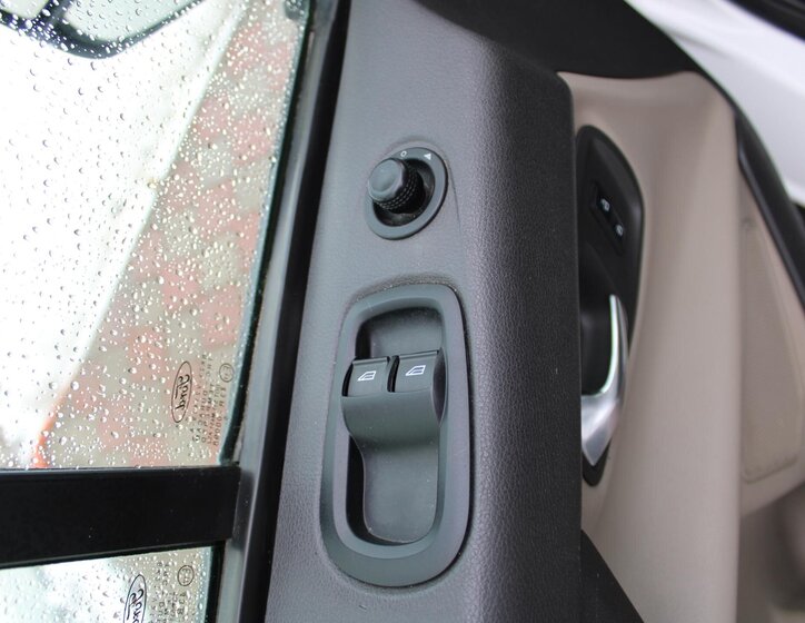 Ford Transit Custom Užitková 2,2 l 92 kw