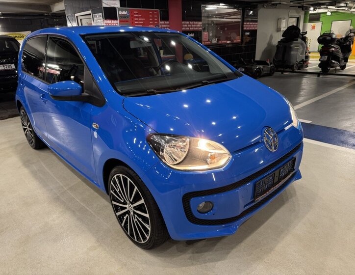 Volkswagen up! 8