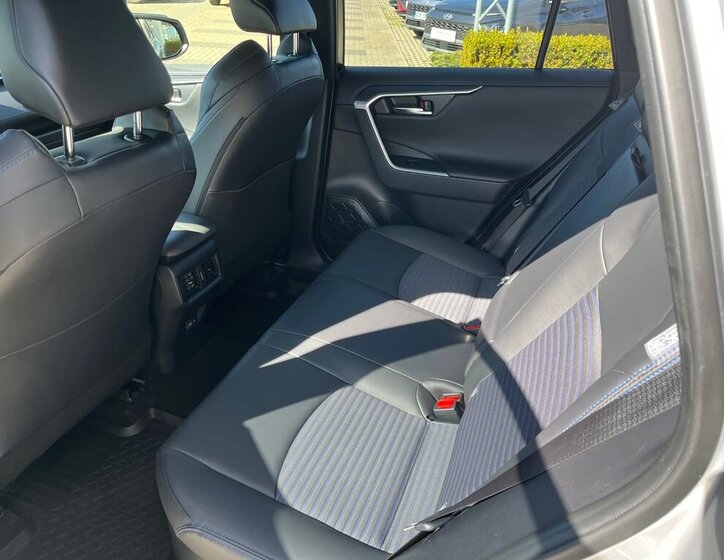 Toyota RAV4 SUV / Terénní 2,5 l 131 kw