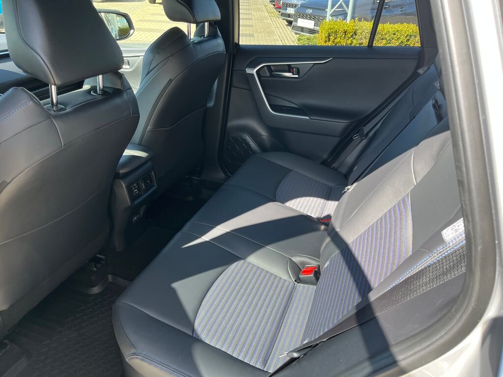 Toyota RAV4 SUV / Terénní 2,5 l 131 kw