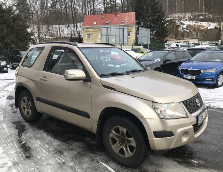 Suzuki Grand Vitara SUV 2,4 l 122 kw
