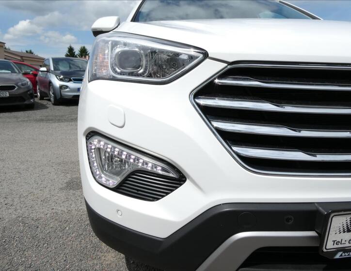 Hyundai Grand Santa Fe 5