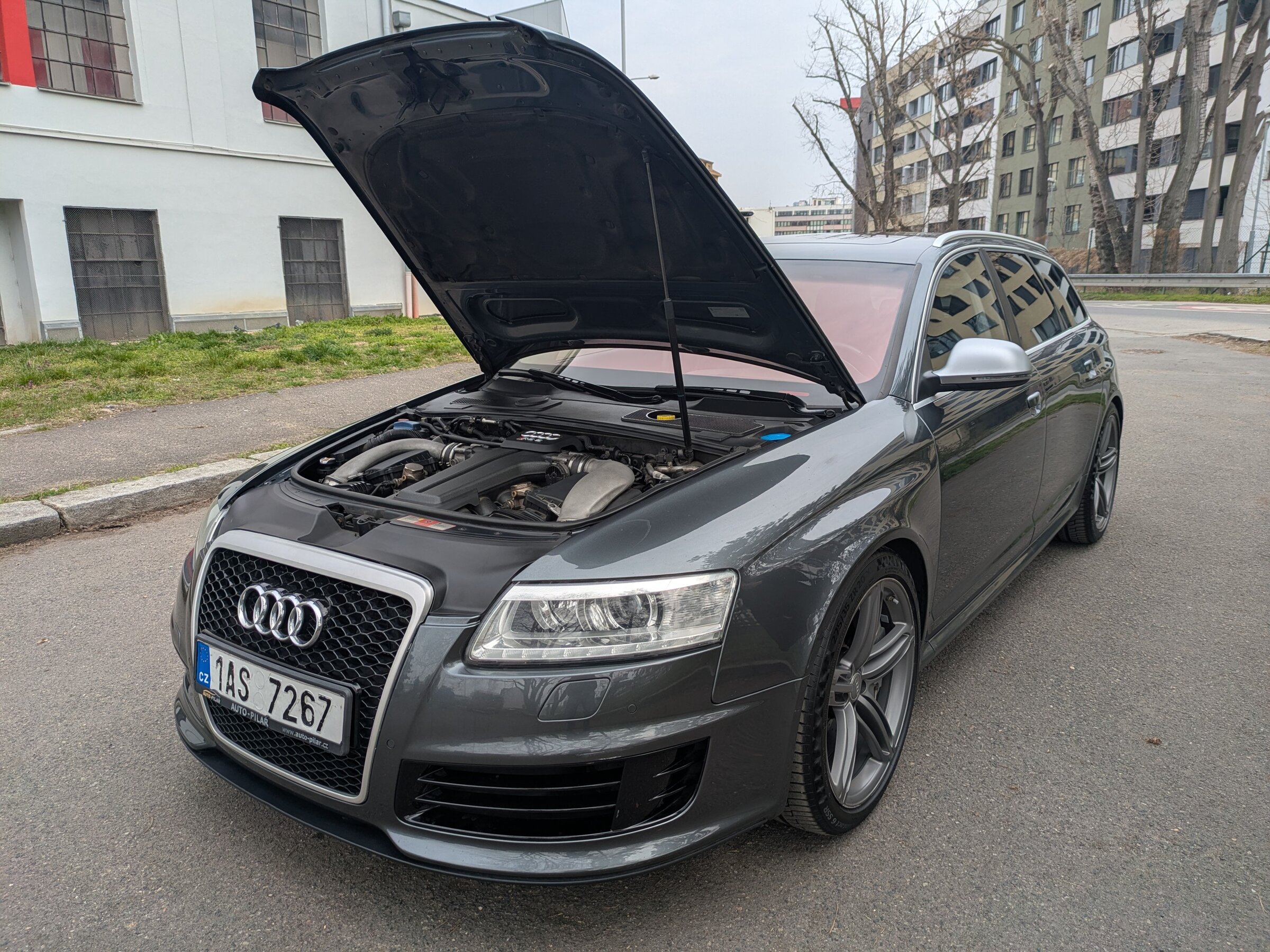 Audi RS6 Kombi 5,0 l 426 kw