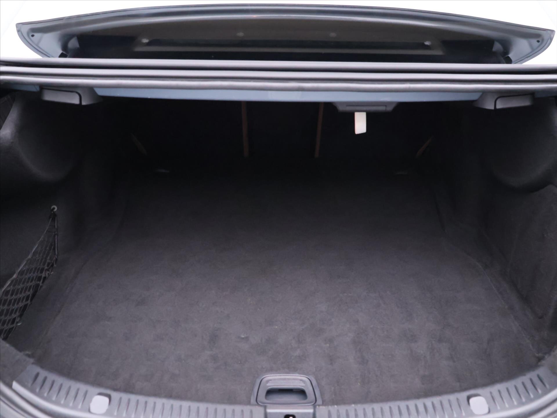 Mercedes-Benz Třídy E Sedan / Limuzína 2,0 l 135 kw