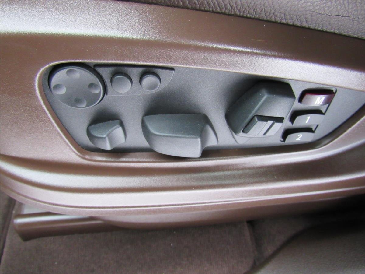 BMW X5 Kombi 3,0 l 225 kw