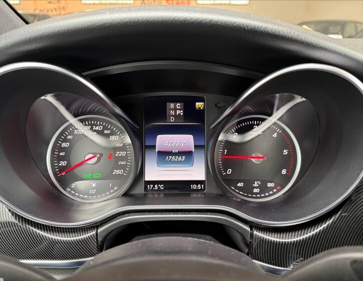 Mercedes-Benz Třídy V 19