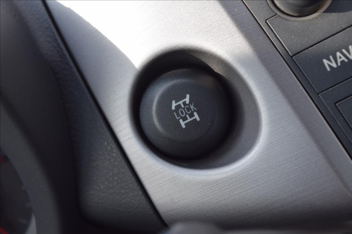 Toyota RAV4 SUV / Terénní 2,2 l 100 kw