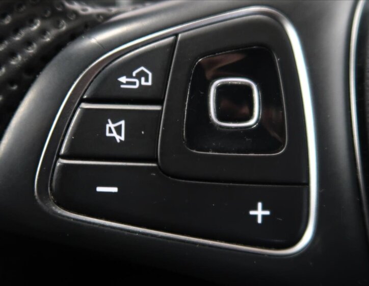 Mercedes-Benz Třídy E Kombi 2,0 l 143 kw