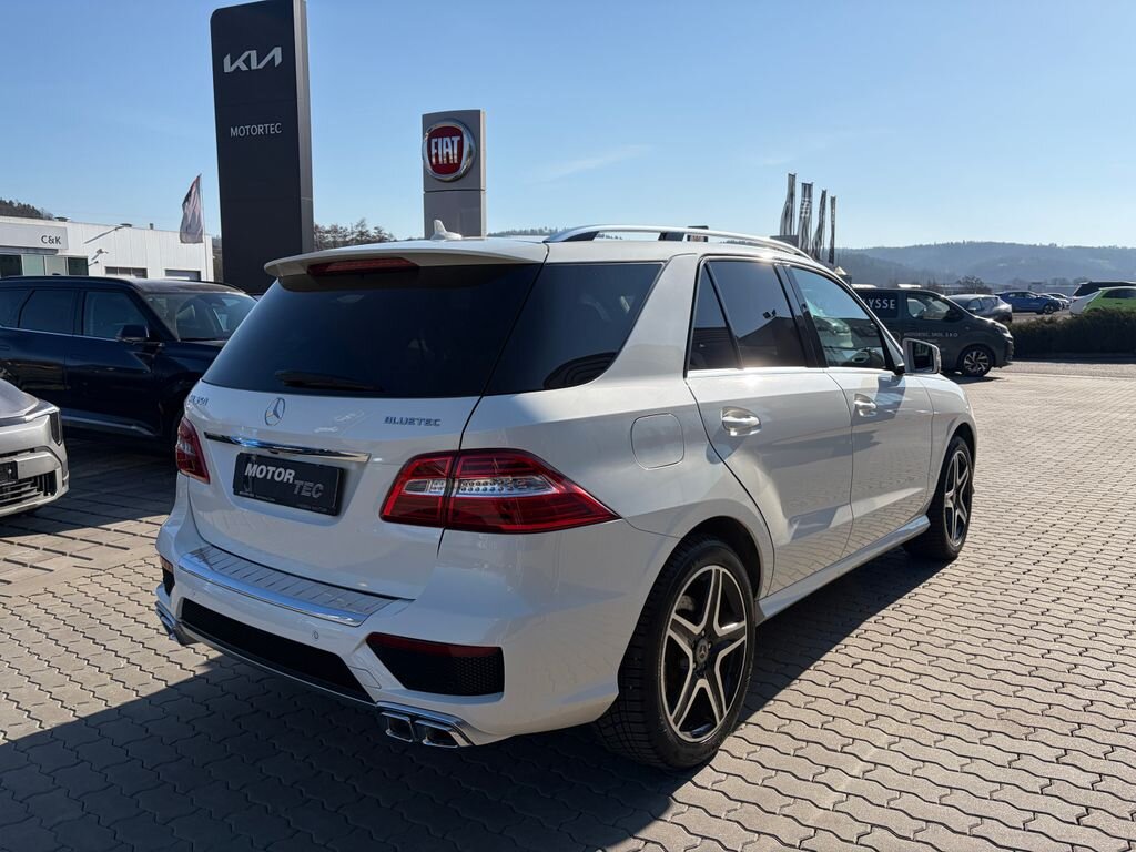 Mercedes-Benz Třídy M SUV / Terénní 3,0 l 190 kw