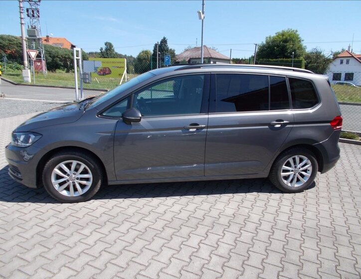 Volkswagen Touran 4