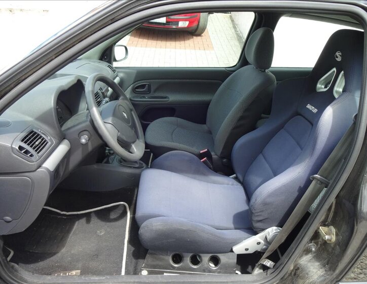 Renault Clio 16