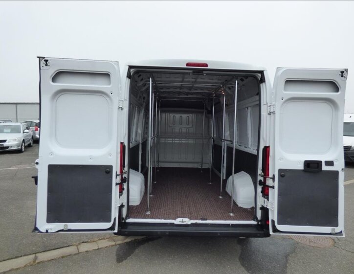 Peugeot Boxer Ostatní 2,2 l 121 kw