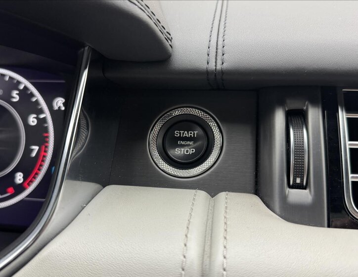 Land Rover Range Rover SUV 5,0 l 405 kw