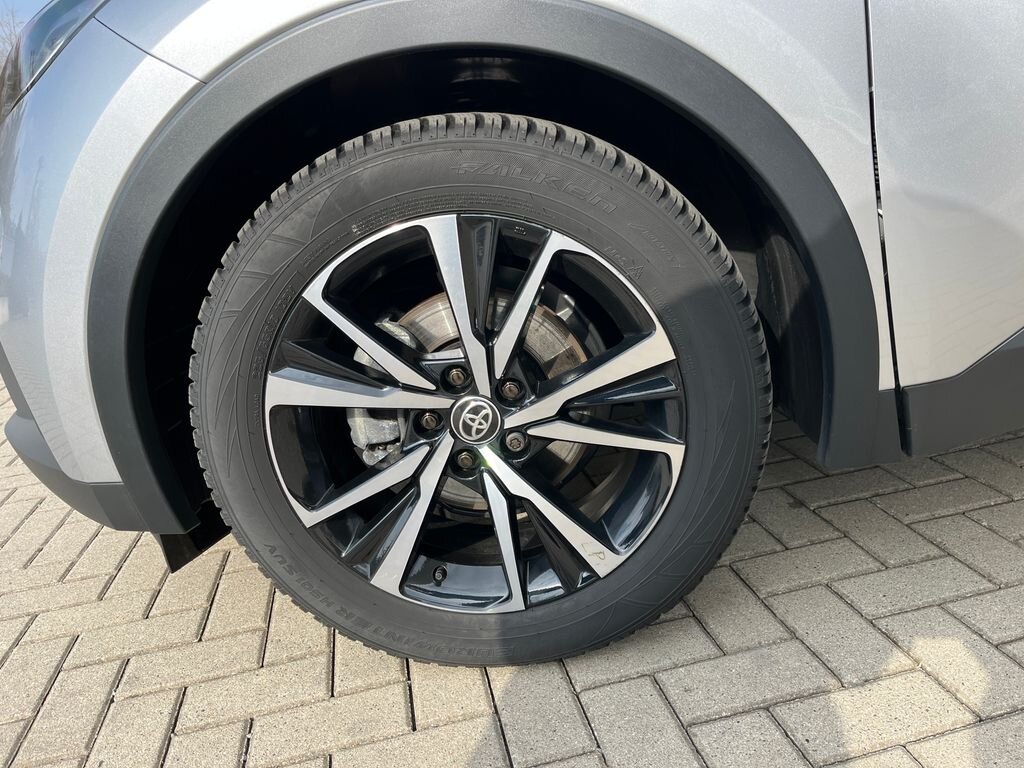 Toyota C-HR SUV / Terénní 2,0 l 112 kw