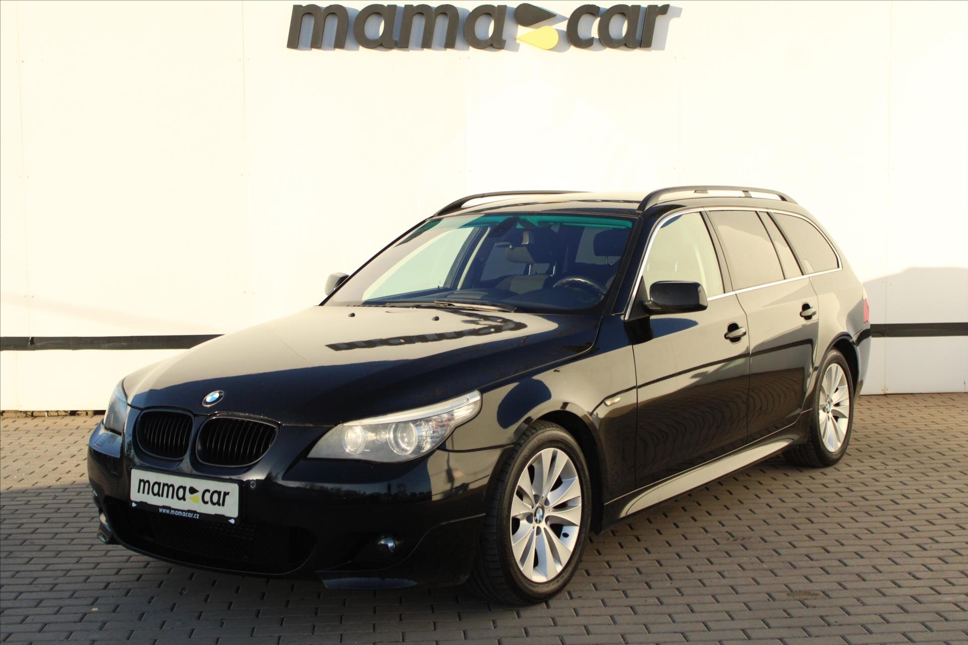 BMW Řada 5 Kombi 3,0 l 145 kw
