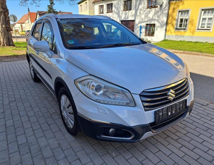Suzuki SX4 S-Cross Hatchback 1,6 l 88 kw