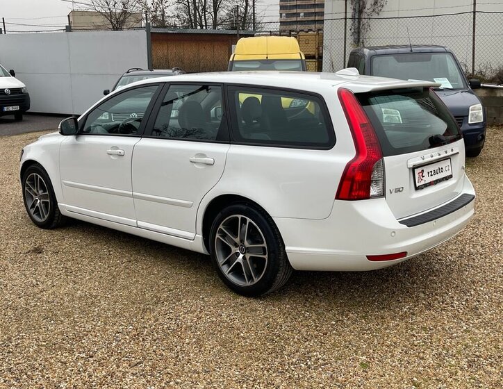 Volvo V50 3