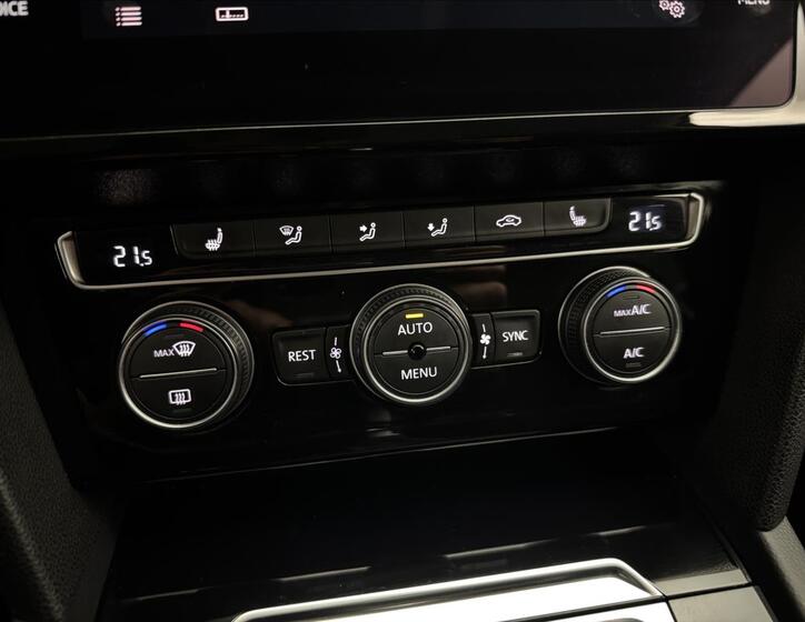 Volkswagen Passat 24