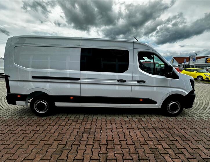 Nissan Interstar 17