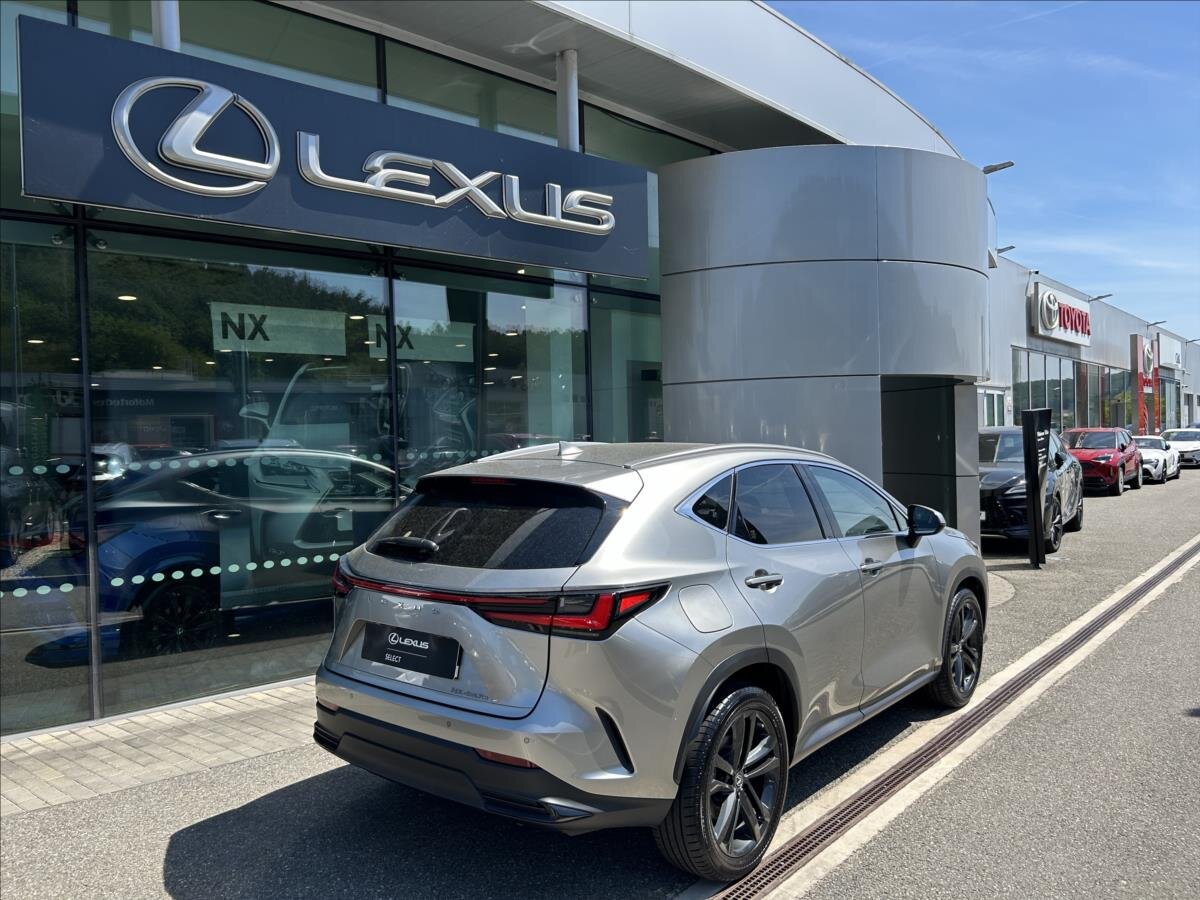 Lexus NX 450h+ SUV / Terénní 2,5 l 227 kw