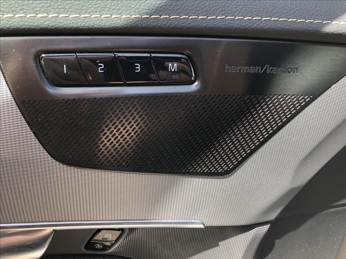 Volvo XC90 SUV / Terénní 2,0 l 173 kw