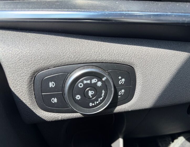 Ford Tourneo Custom 15