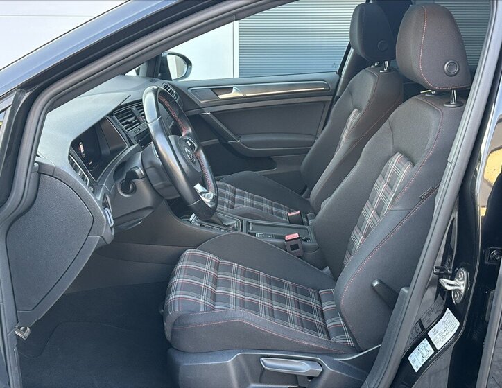 Volkswagen Golf Hatchback 2,0 l 180 kw