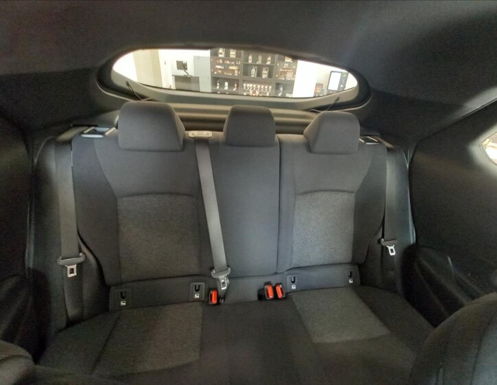 Toyota C-HR SUV 1,8 l 103 kw