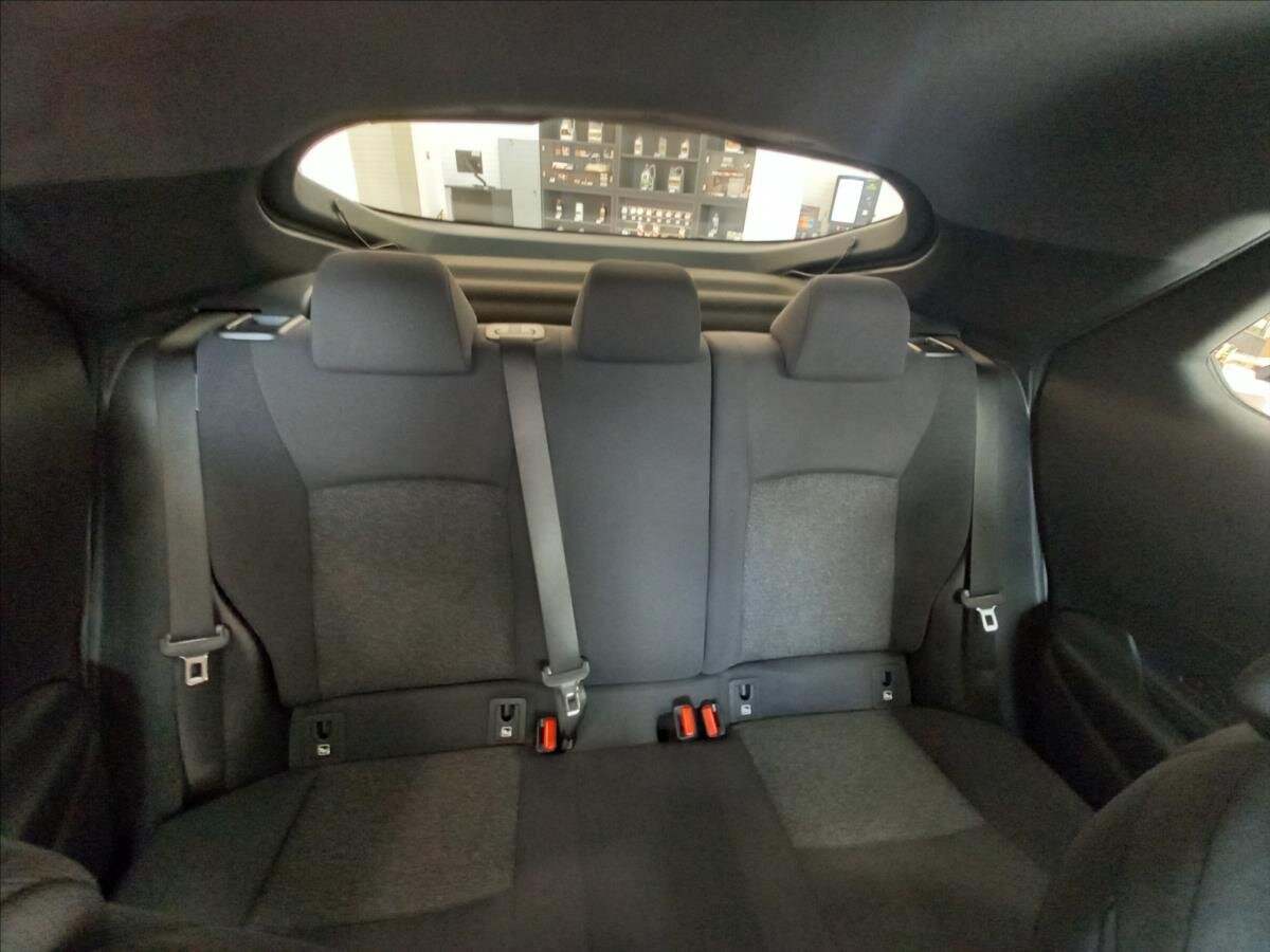 Toyota C-HR SUV 1,8 l 103 kw