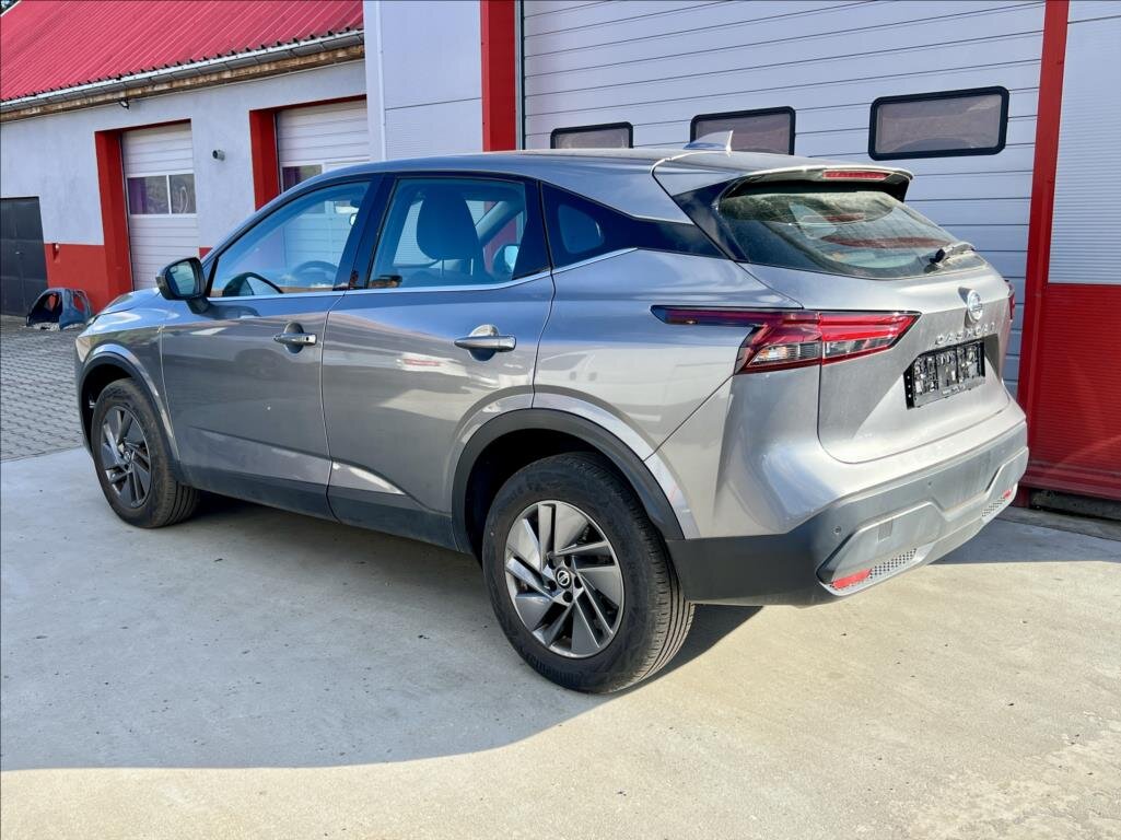 Nissan Qashqai SUV / Terénní 1,3 l 116 kw