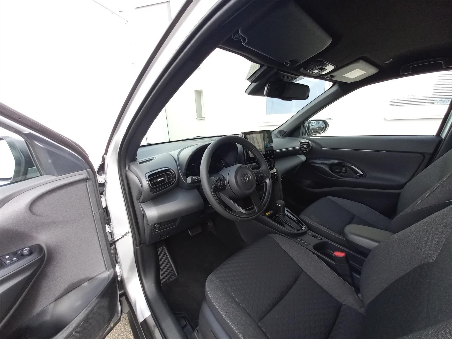 Toyota Yaris Cross CUV 1,5 l 68 kw