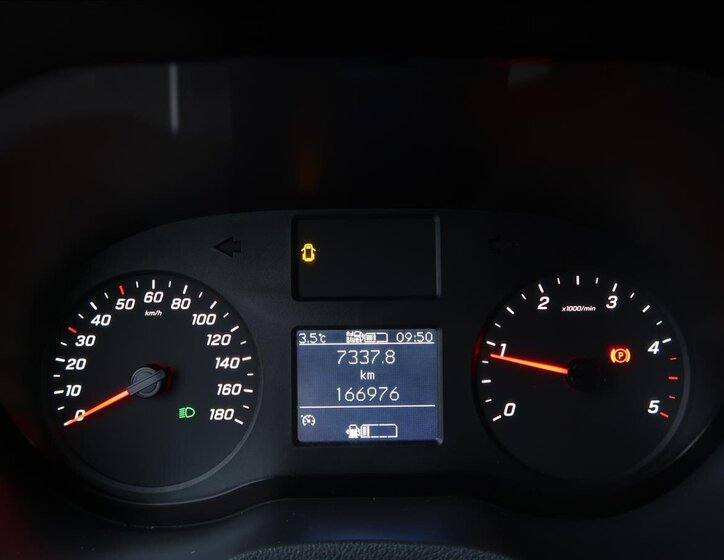 Mercedes-Benz Sprinter 11