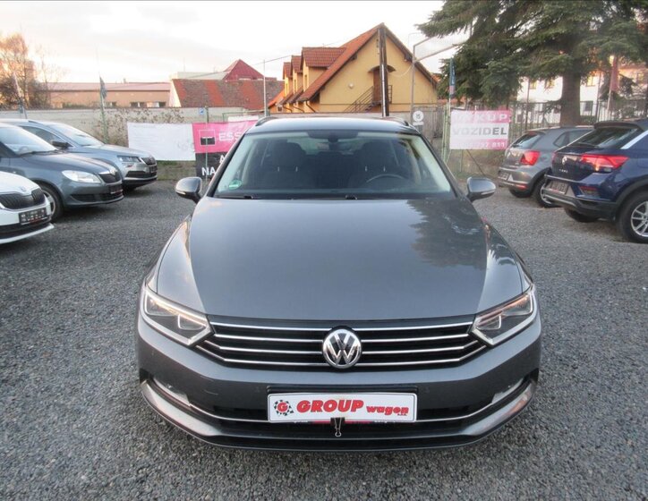Volkswagen Passat 1