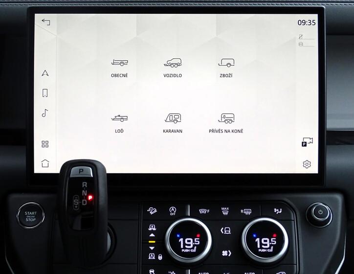 Land Rover Defender 28