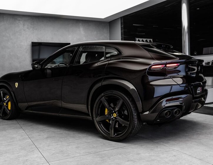 Ferrari Ostatní SUV / Terénní 6,5 l 529 kw