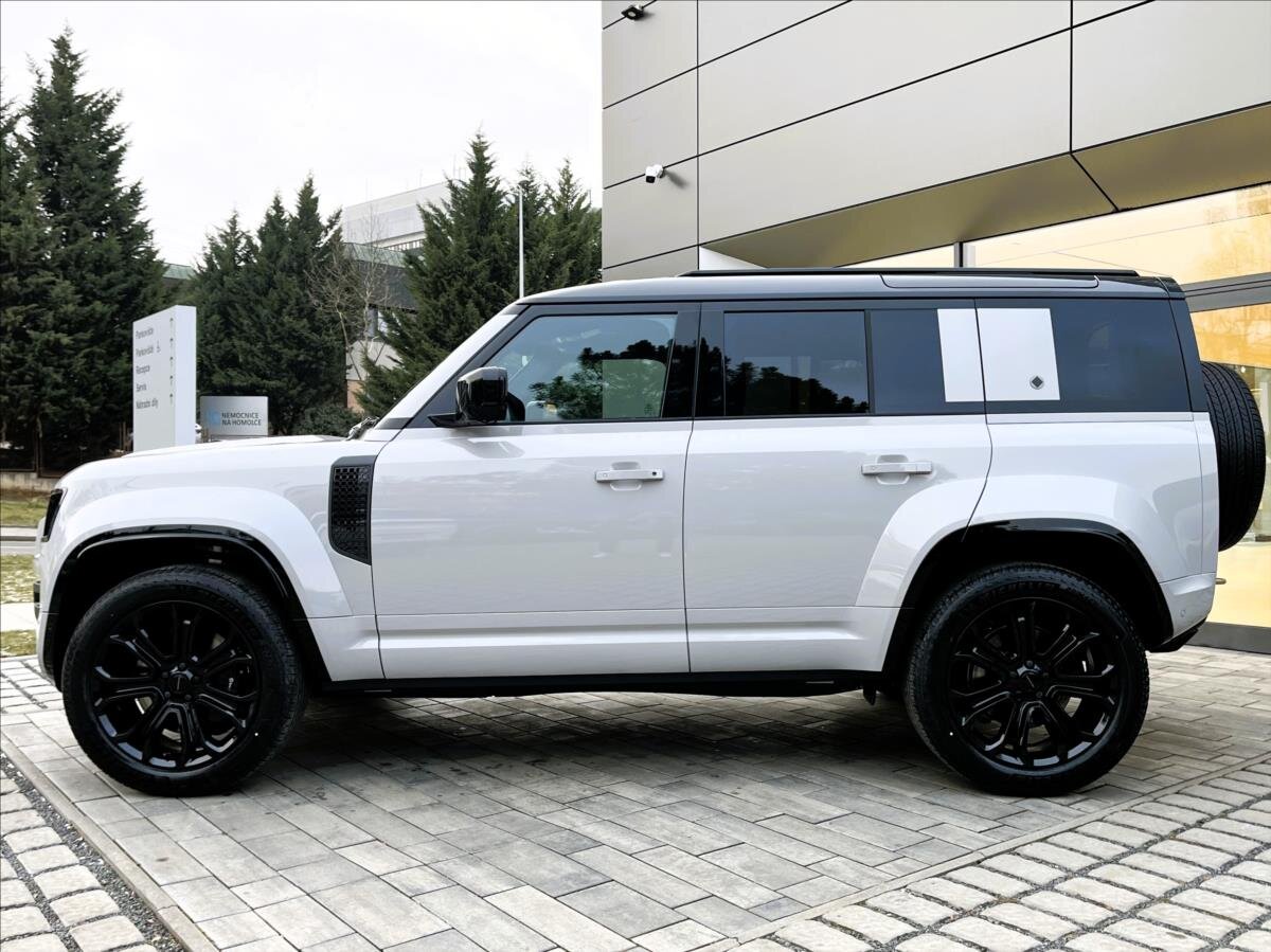 Land Rover Defender SUV 4,4 l 467 kw