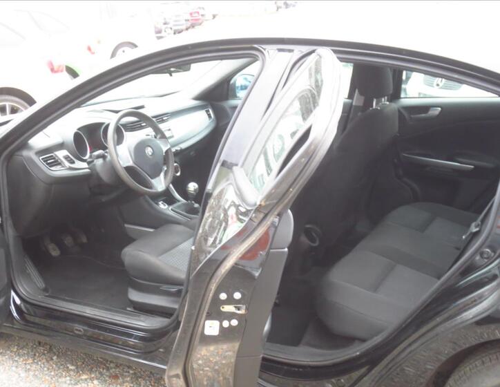 Alfa Romeo Giulietta 9