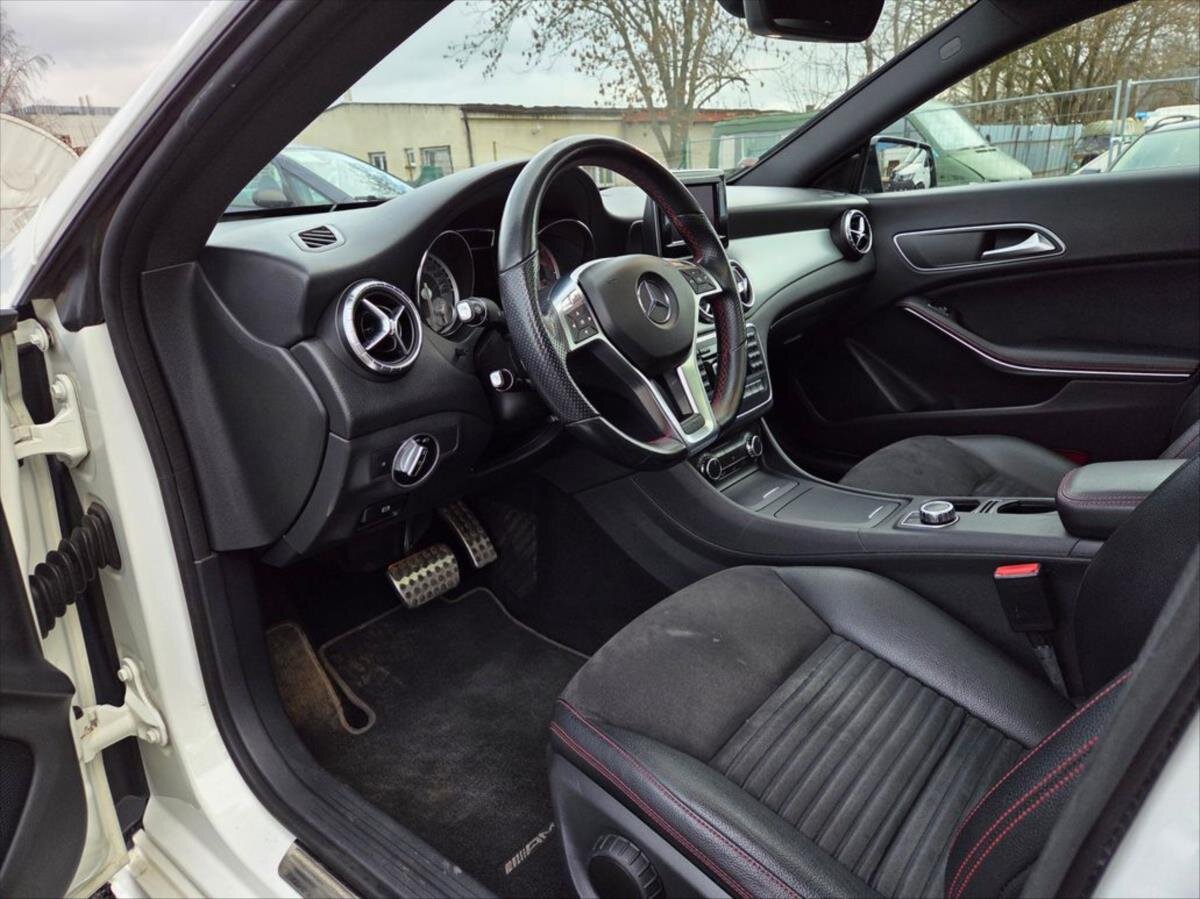 Mercedes-Benz CLA Sedan / Limuzína 1,8 l 100 kw
