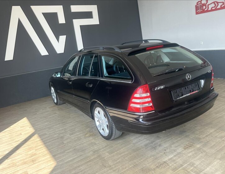 Mercedes-Benz Třídy C Kombi 2,1 l 110 kw