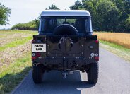 Land Rover Defender 6