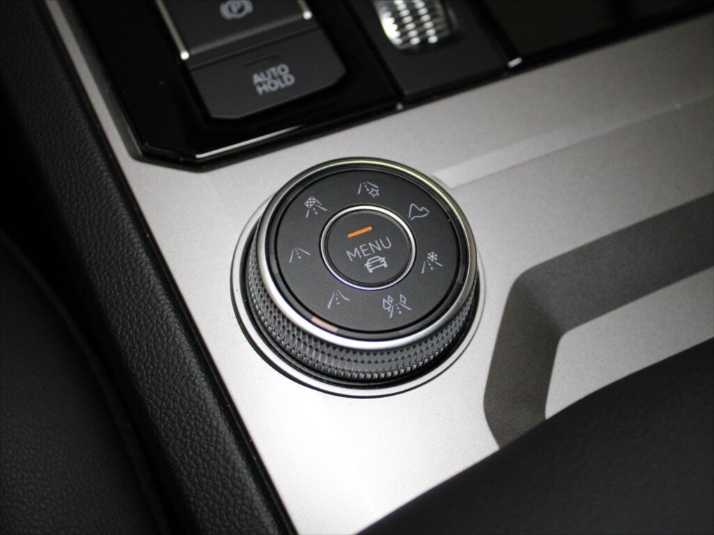 Volkswagen Touareg SUV / Terénní 3,0 l 210 kw